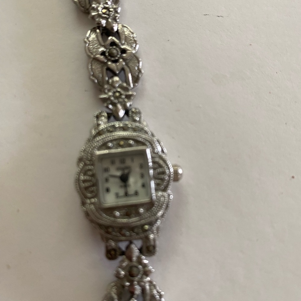 Delicate Silver-Tone Women's Filigree Bracelet Watch